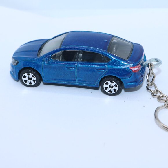 Matchbox 2016 Nissan sentra custom keychain - Picture 1 of 4